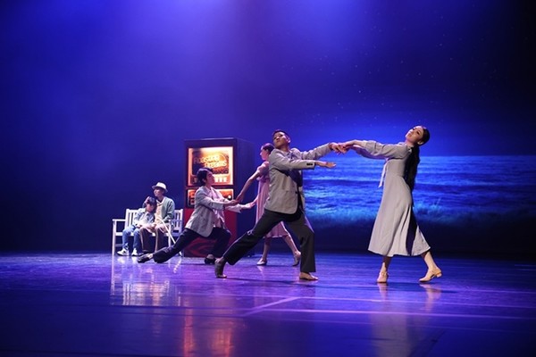 사진 설명/‘로스팅 드림즈’ 공연 모습.